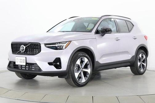 2026 Volvo XC40 B5 Plus