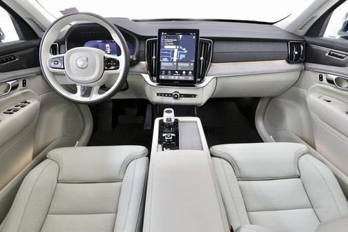 2026 Volvo XC90 Ultra, B6 AWD Gas (mild hybrid), Gasoline, Bright, 7 Seats