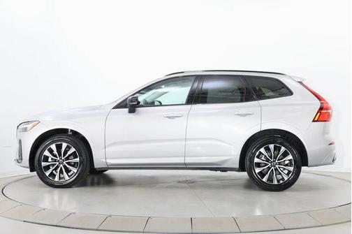 Silver Dawn Metallic 2025 Volvo XC60 B5 Core
