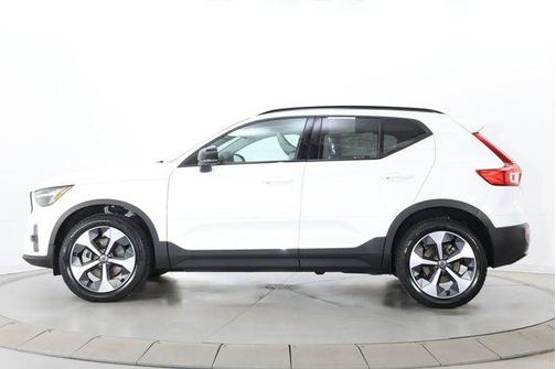 Crystal White 2025 Volvo XC40 B5 Plus Dark Theme