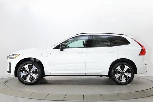 2025 Volvo XC60 Plug-In Hybrid T8 Core