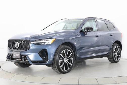 2023 Volvo XC60 Recharge Plug-In Hybrid T8 Plus Dark Theme