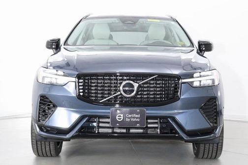 2023 Volvo XC60 Recharge Plug-In Hybrid T8 Plus Dark Theme