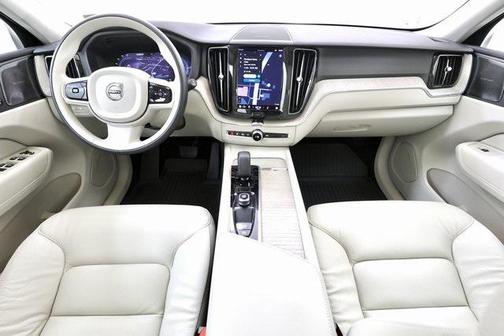 2023 Volvo XC60 Recharge Plug-In Hybrid T8 Plus Dark Theme