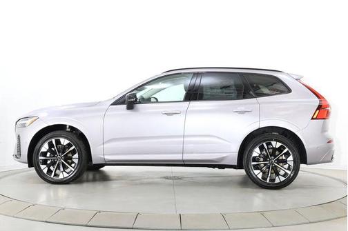 Aurora Silver 2026 Volvo XC60 B5 Plus