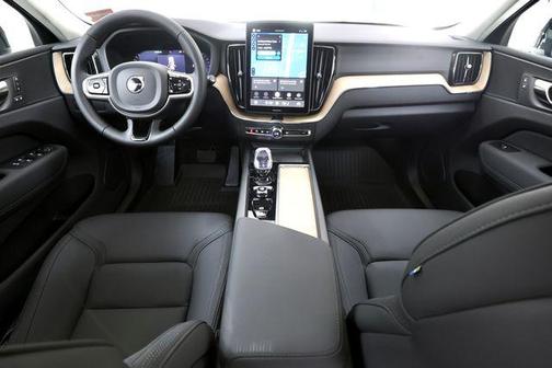 Aurora Silver 2026 Volvo XC60 B5 Plus