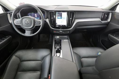 2025 Volvo XC60 B5 Core