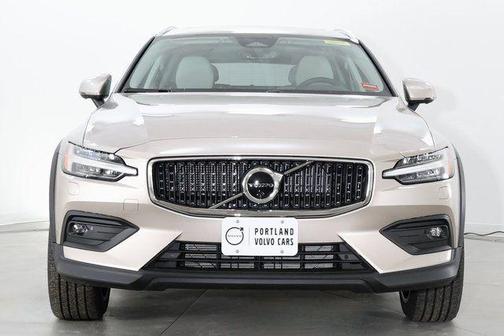 Bright Dusk Metallic 2026 Volvo V60 Cross Country Plus, B5 AWD Gas (mild hybrid)