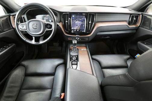 Onyx Black Metallic 2020 Volvo XC60 T5 Inscription