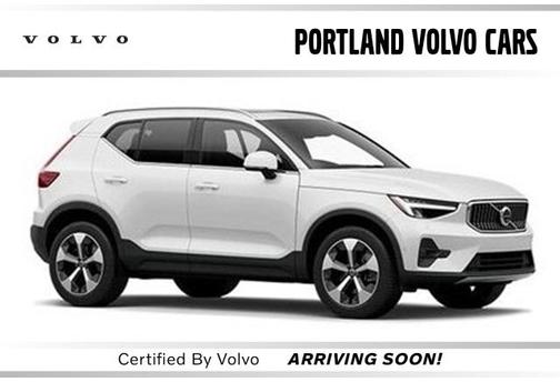 2025 Volvo XC40 B5 Core Bright Theme