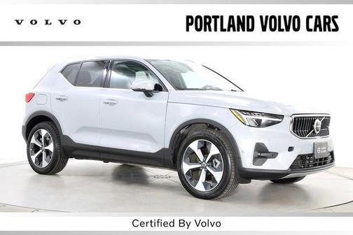 Vapour Grey Metallic 2025 Volvo XC40 B5 Plus Bright Theme