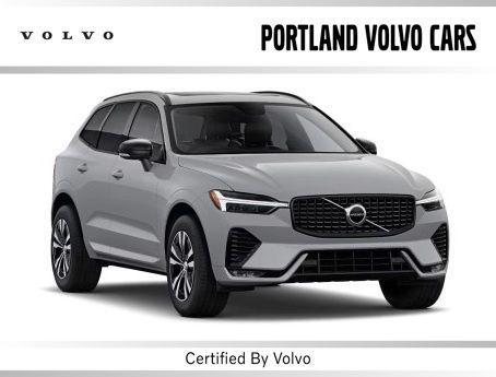 Vapour Grey Metallic 2025 Volvo XC60 B5 Plus
