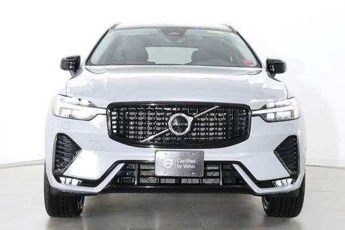 Vapour Grey Metallic 2025 Volvo XC60 B5 Plus