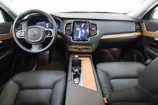 2025 Volvo XC90 B6 Plus 7-Seater