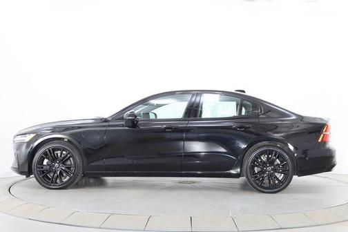 Onyx Black 2024 Volvo S60 Recharge Plug-In Hybrid T8 Plus Black Edition