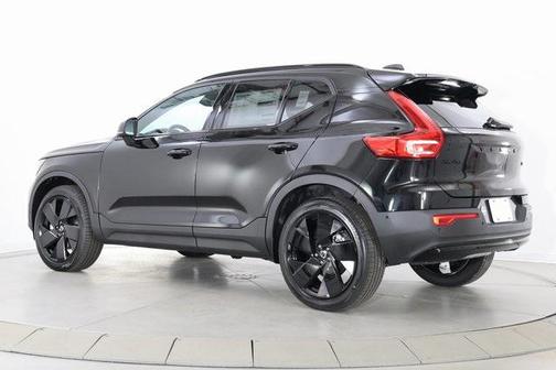 2026 Volvo XC40 B5 Ultra Black Edition
