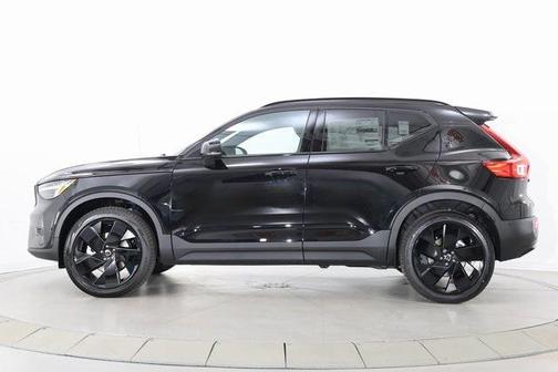 2026 Volvo XC40 B5 Ultra Black Edition