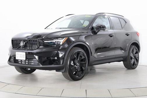 2026 Volvo XC40 B5 Ultra Black Edition