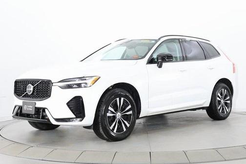 2024 Volvo XC60 B5 Core Dark Theme