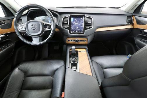 Thunder Grey Metallic 2022 Volvo XC90 Recharge Plug-In Hybrid T8 Inscription Expression 6 Passenger