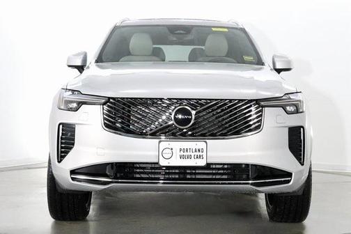 2025 Volvo XC90 B5 Core
