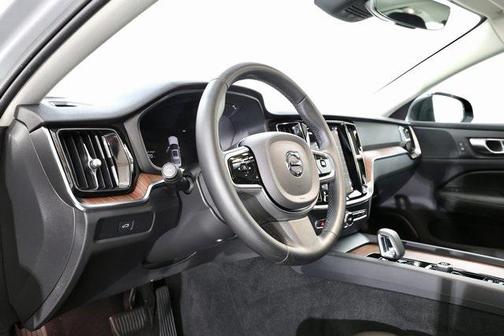 2024 Volvo S60 B5 Plus Dark Theme