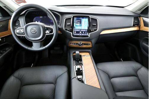Crystal White Metallic 2024 Volvo XC90 Recharge Plug-In Hybrid T8 Plus Bright Theme 7-Seater