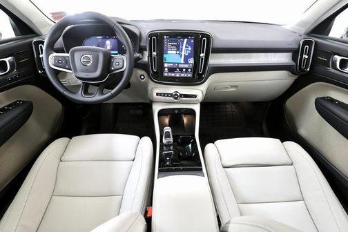 Vapour Grey Metallic 2026 Volvo XC40 Plus, B5 AWD Gas (mild hybrid), Dark