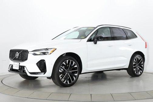 Crystal White Metallic 2026 Volvo XC60 B5 Ultra