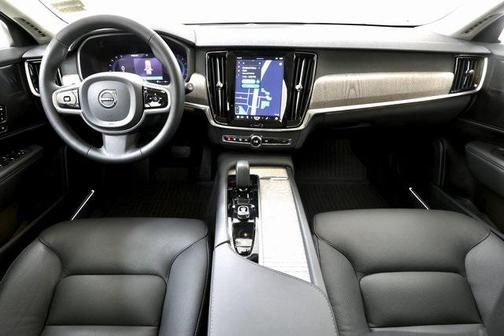 2023 Volvo V90 Cross Country B6 Plus