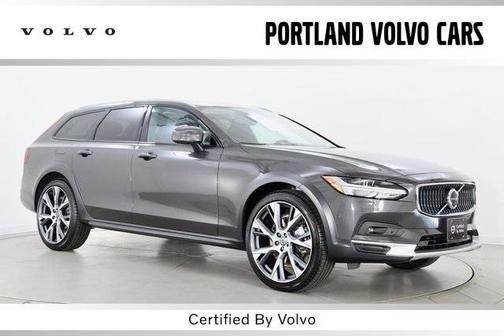 2023 Volvo V90 Cross Country B6 Plus