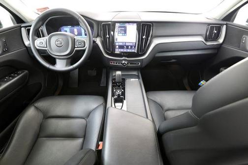 Platinum Grey 2025 Volvo XC60 B5 Core