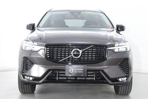 Platinum Grey 2025 Volvo XC60 B5 Core