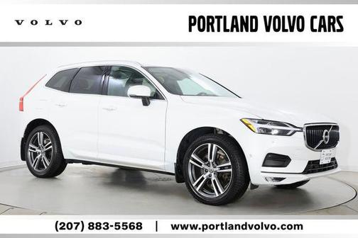 Crystal White 2018 Volvo XC60 T6 Momentum