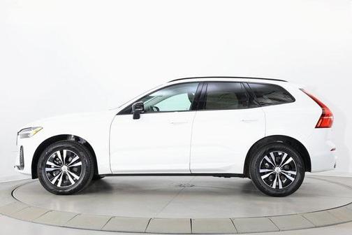 2024 Volvo XC60 B5 Core Dark Theme