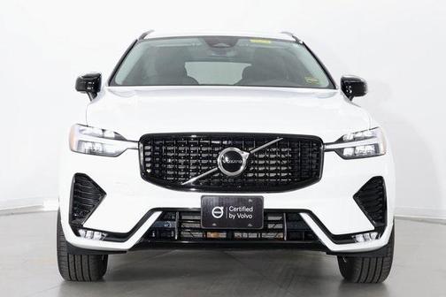 2024 Volvo XC60 B5 Core Dark Theme