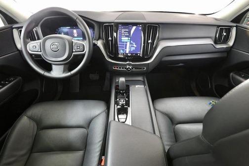 2025 Volvo XC60 B5 Core