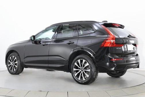 2025 Volvo XC60 B5 Core