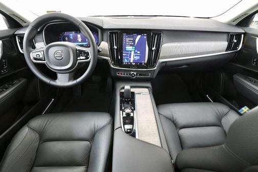 2024 Volvo V90 Cross Country B6 Plus