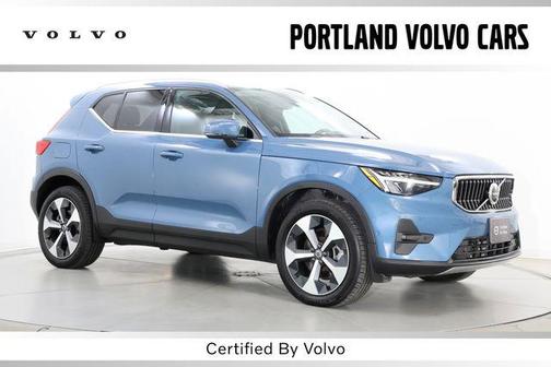 Fjord Blue Metallic 2025 Volvo XC40 B5 Plus Bright Theme