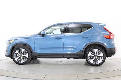 Fjord Blue Metallic 2025 Volvo XC40 B5 Plus Bright Theme