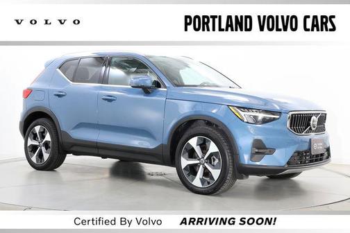 Fjord Blue Metallic 2025 Volvo XC40 B5 Plus Bright Theme