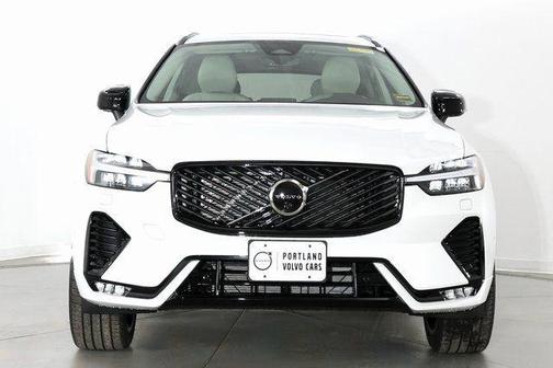 Crystal White Metallic 2026 Volvo XC60 B5 Ultra
