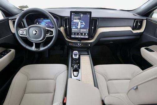 Crystal White Metallic 2026 Volvo XC60 B5 Plus