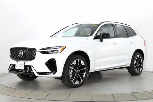 Crystal White Metallic 2026 Volvo XC60 B5 Plus