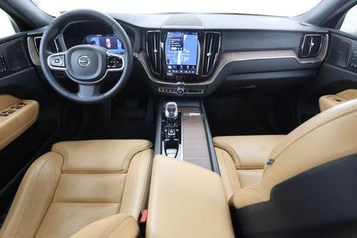 Onyx Black Metallic 2023 Volvo XC60 B5 Ultimate Bright Theme