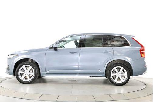 Thunder Grey Metallic 2022 Volvo XC90 T5 Momentum