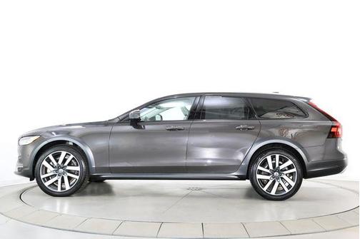 Platinum Grey 2025 Volvo V90 Cross Country Ultra, B6 AWD Gas (mild hybrid)