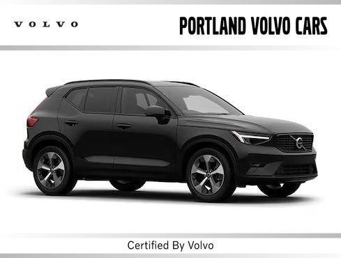 Onyx Black 2025 Volvo XC40 B5 Plus Bright Theme