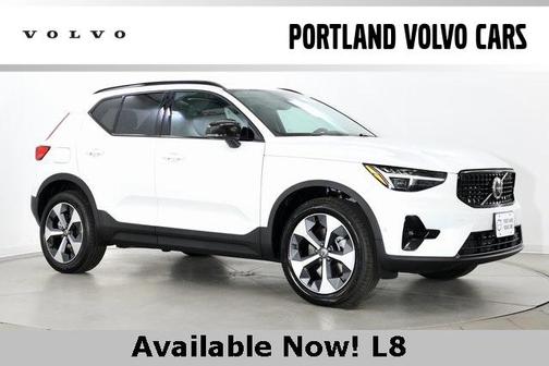 2026 Volvo XC40 B5 Plus